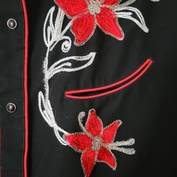 Vintage Western Snap Button Embroidered Floral Cowgirl Shirt - Picture 7 of 7